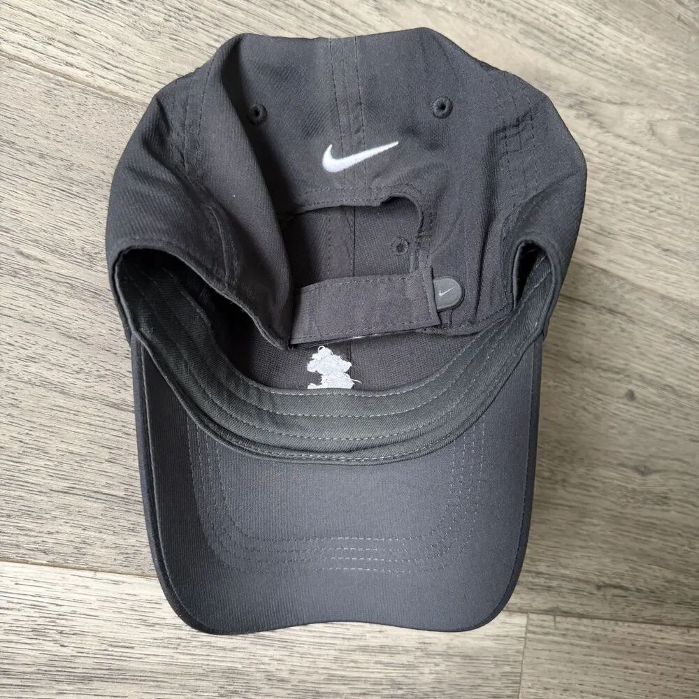 Disney Parks x Nike Golf Mickey Mouse Dri-Fit Adjustable Hat - Picture 4 of 4